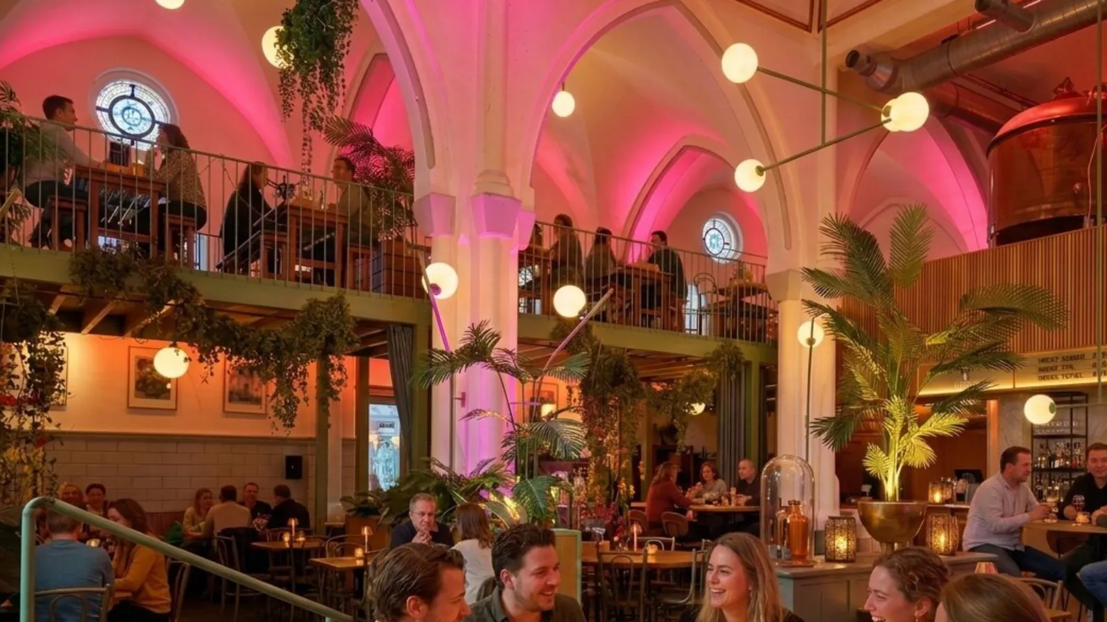 Vergaderen in een bierbrouwerij in een kerk, vergaderlocatie in Weesp